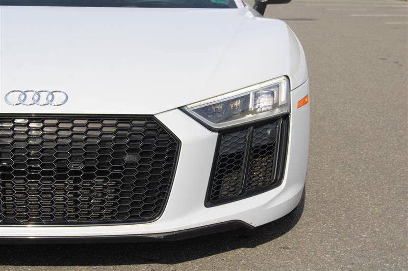 Used 2018 Audi R8 V10 w/ Carbon Exterior Package image 15