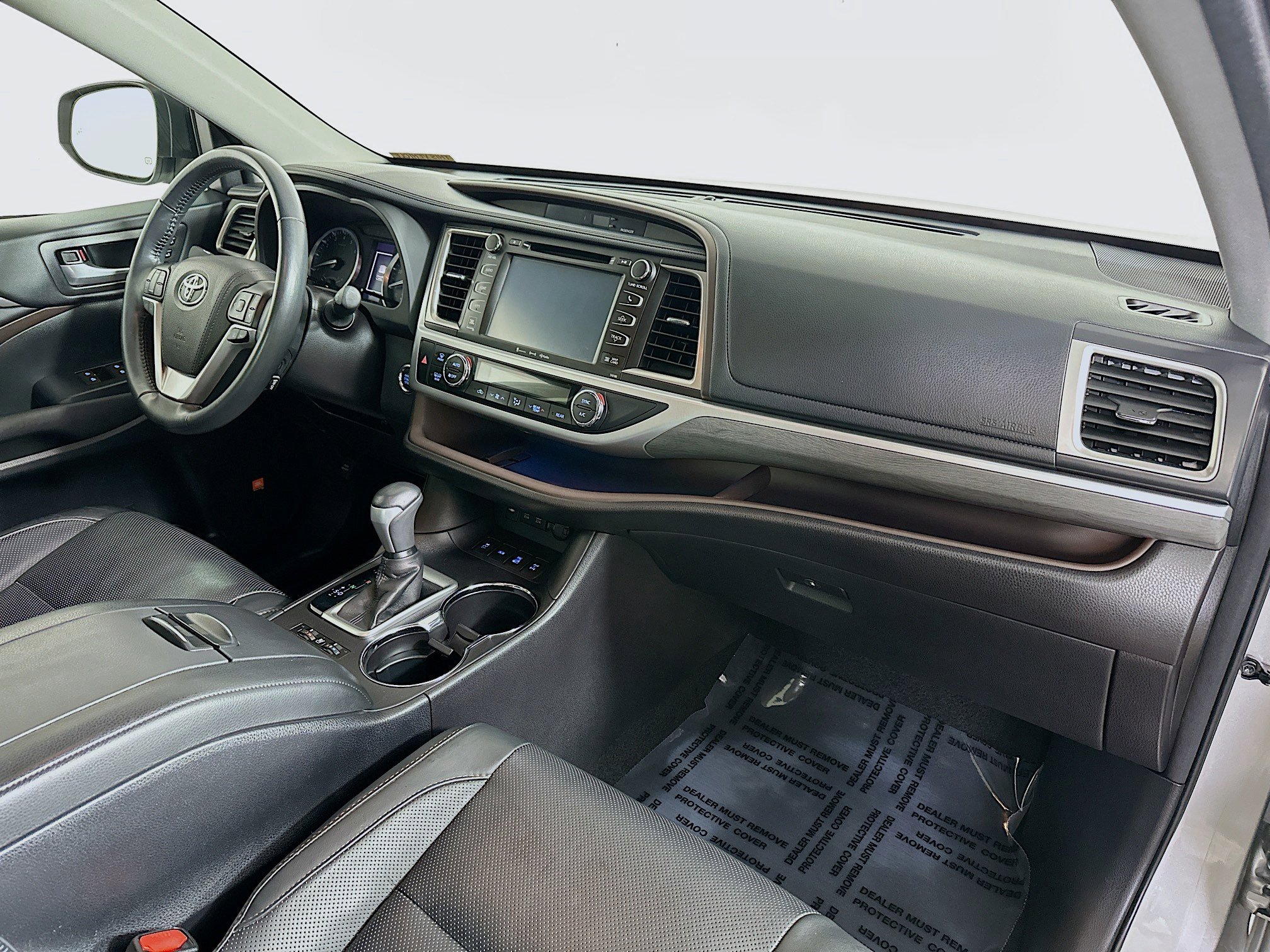 Used 2017 Toyota Highlander Limited image 32