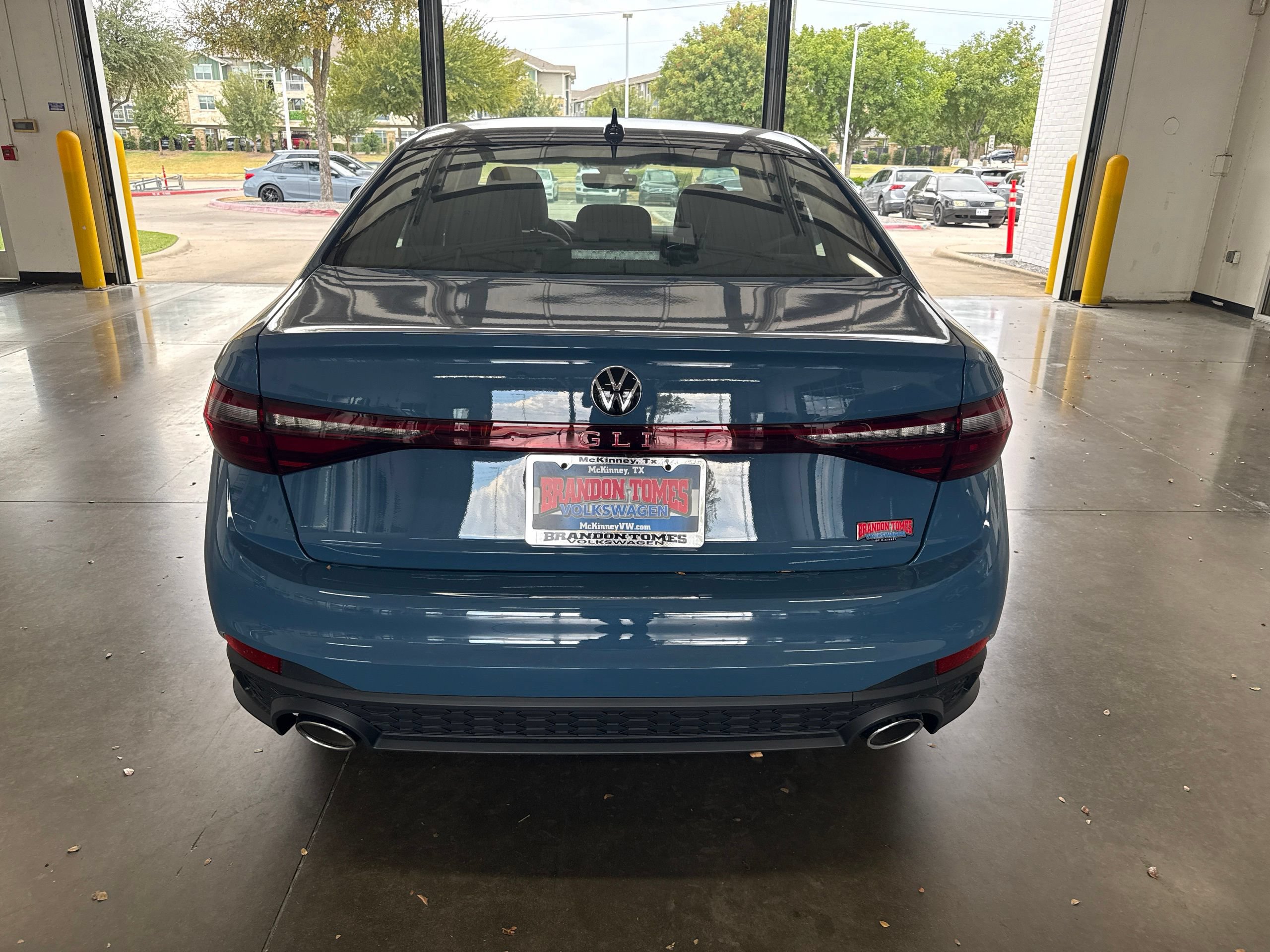 New 2027 Volkswagen Jetta GLI Autobahn FWD image 4