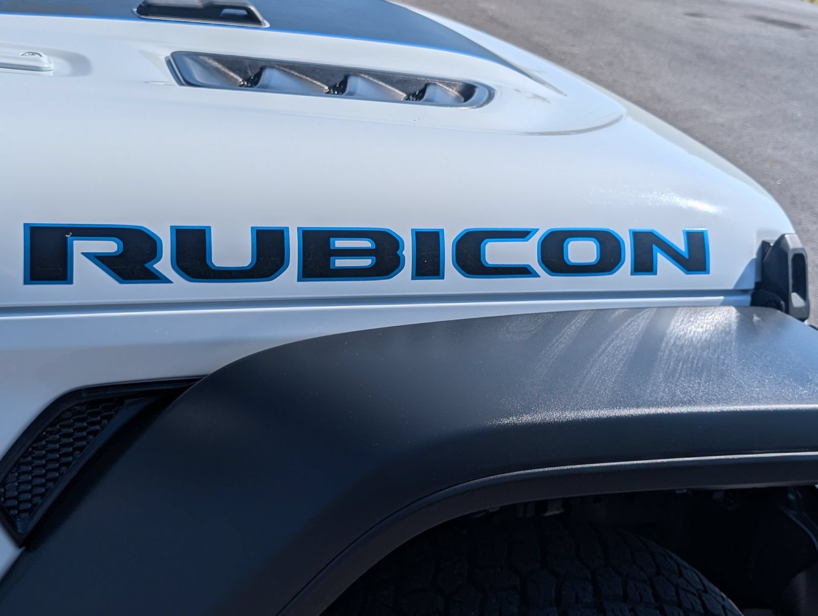 Used 2024 Jeep Wrangler Unlimited Rubicon 4xe AWD/4WD image 5