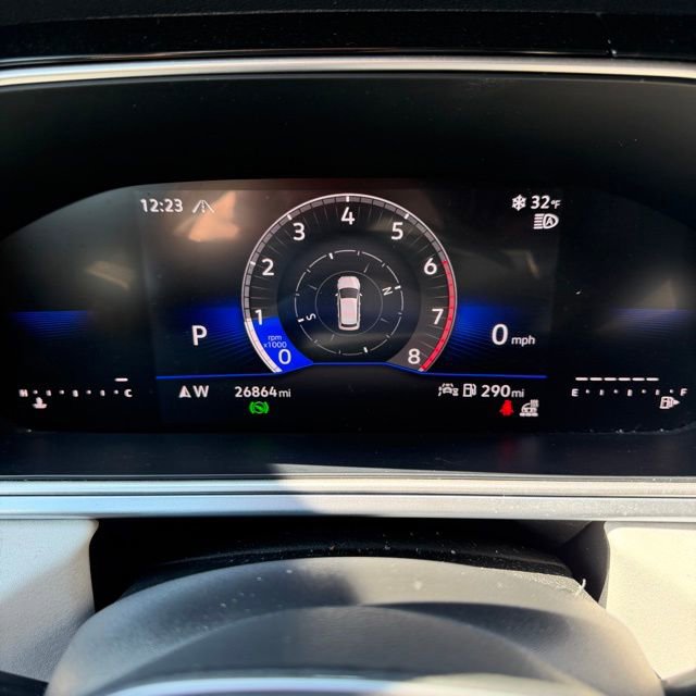 Used 2025 Volkswagen Taos SE AWD/4WD image 17