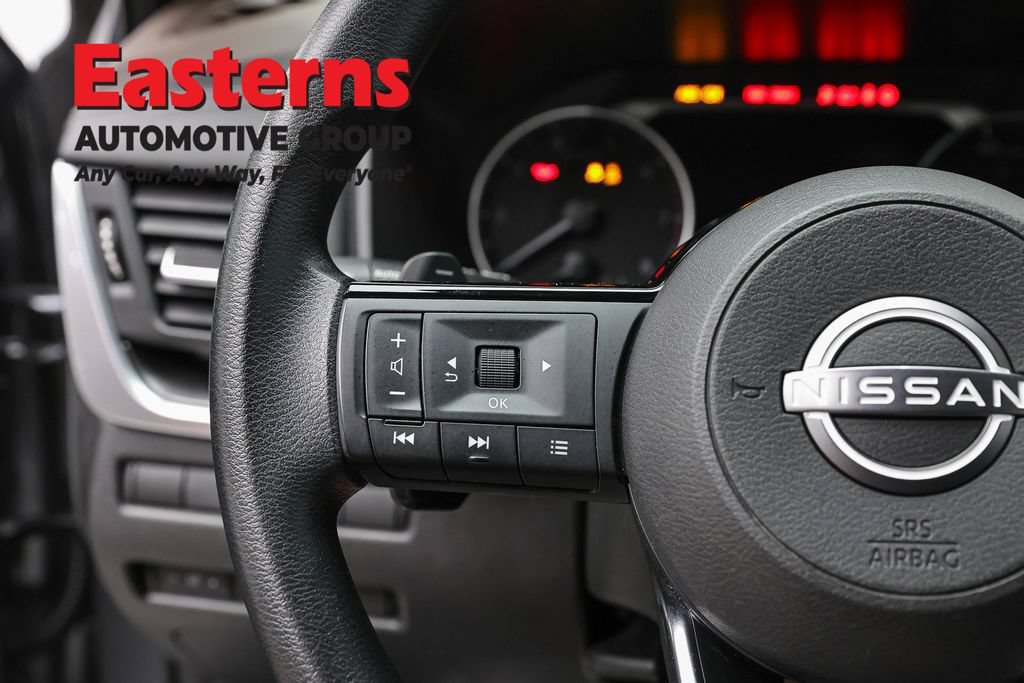 Used 2023 Nissan Rogue SV AWD/4WD image 14