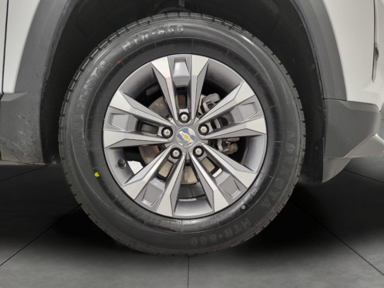 Certified 2025 Chevrolet Equinox LT AWD/4WD image 4