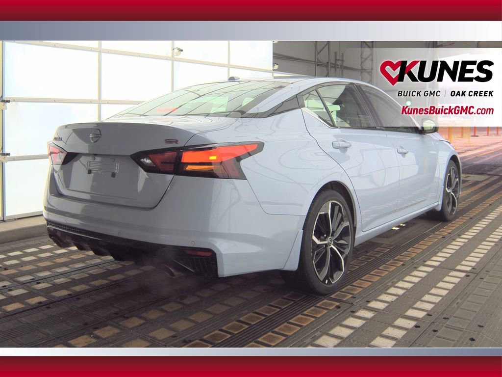 Used 2025 Nissan Altima 2.5 SR FWD image 6