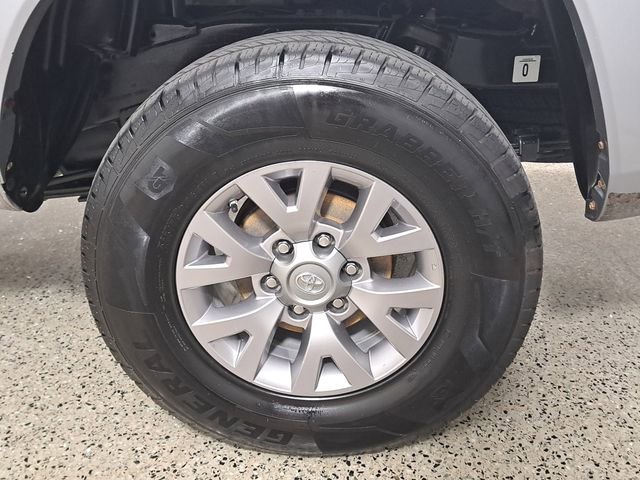 Used 2018 Toyota Tacoma SR5 image 8