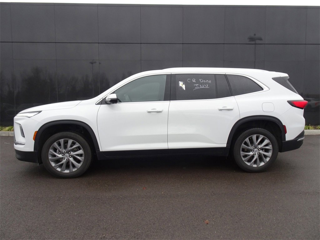 Used 2025 Buick Enclave Preferred image 2