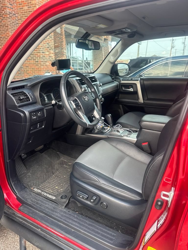 Used 2019 Toyota 4Runner SR5 Premium AWD/4WD image 7