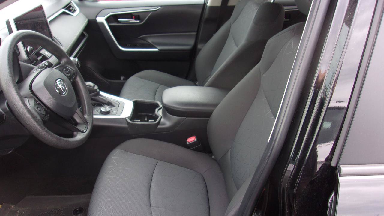 Used 2024 Toyota RAV4 AWD Hybrid image 3