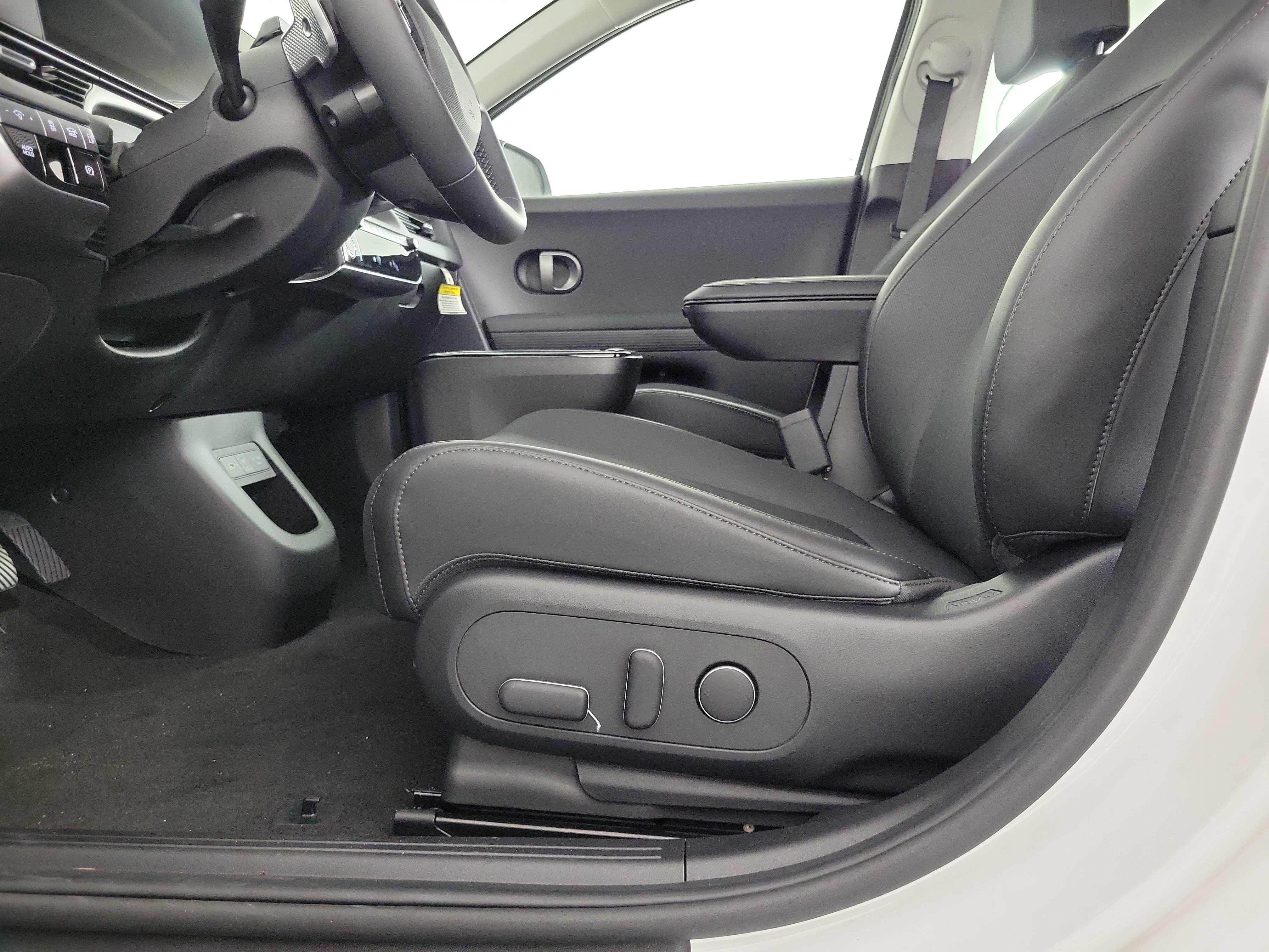 New 2026 Hyundai Ioniq 5 SEL AWD/4WD image 25