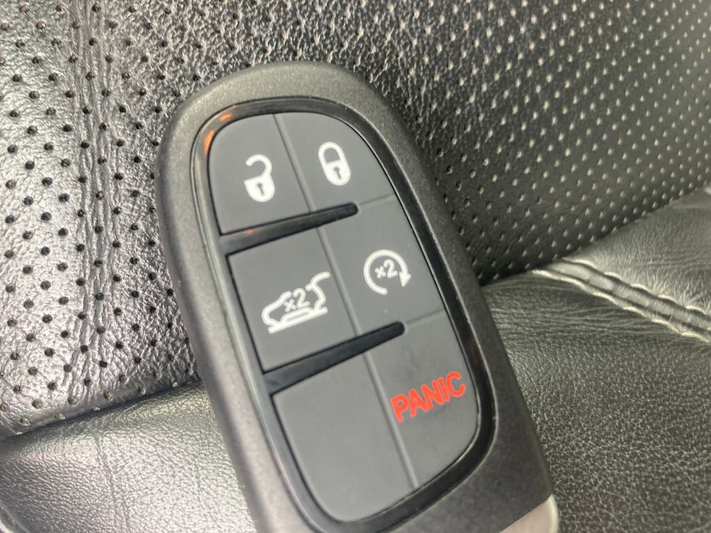 Used 2019 Jeep Cherokee Limited image 33
