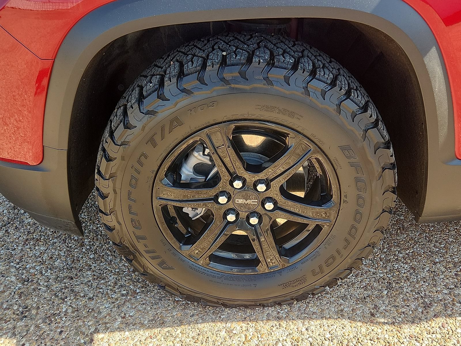 Used 2023 GMC Acadia AT4 w/ Technology Package AWD/4WD image 5