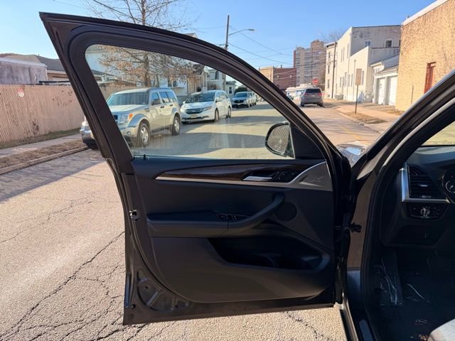 Used 2018 BMW X3 xDrive30i image 17