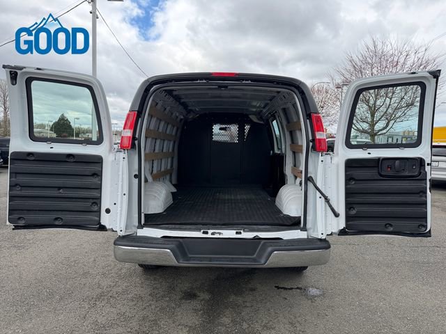 Used 2024 Chevrolet Express 2500 w/ Driver Convenience Package image 29
