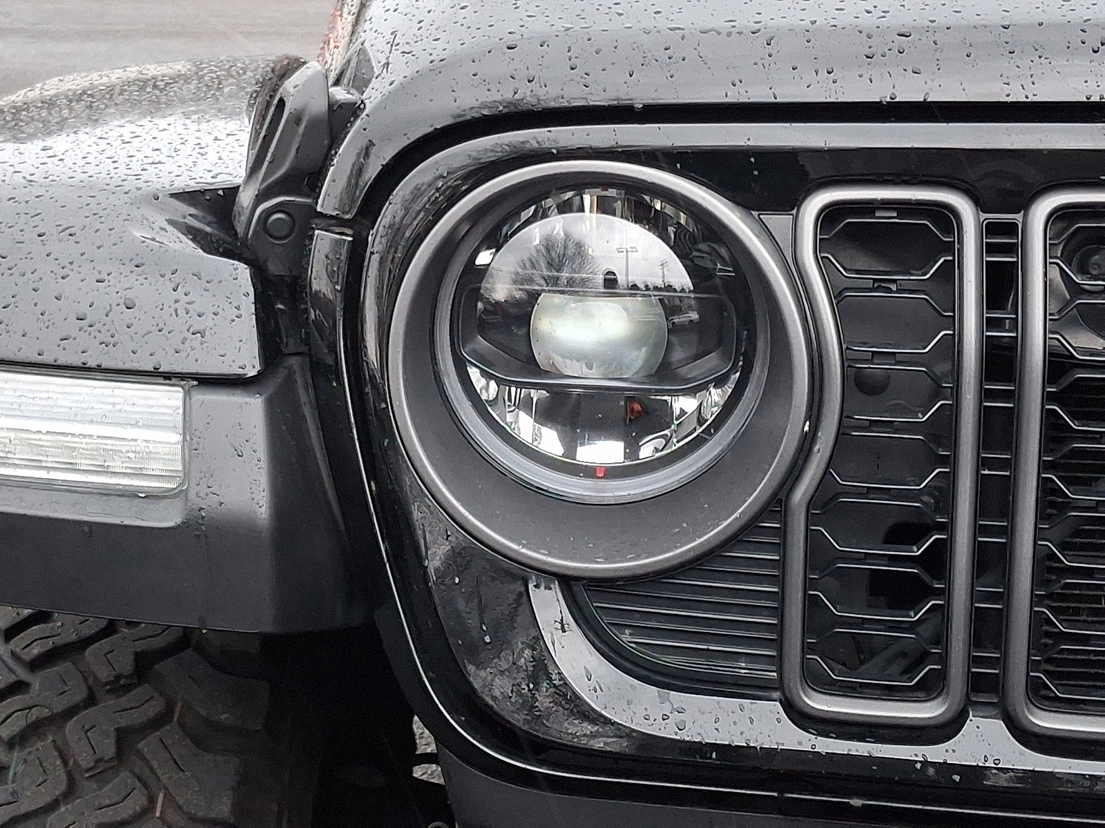 Certified 2024 Jeep Gladiator Mojave image 9