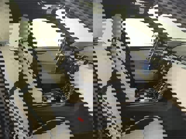 Used 2020 Land Rover Range Rover Velar R-Dynamic S image 25