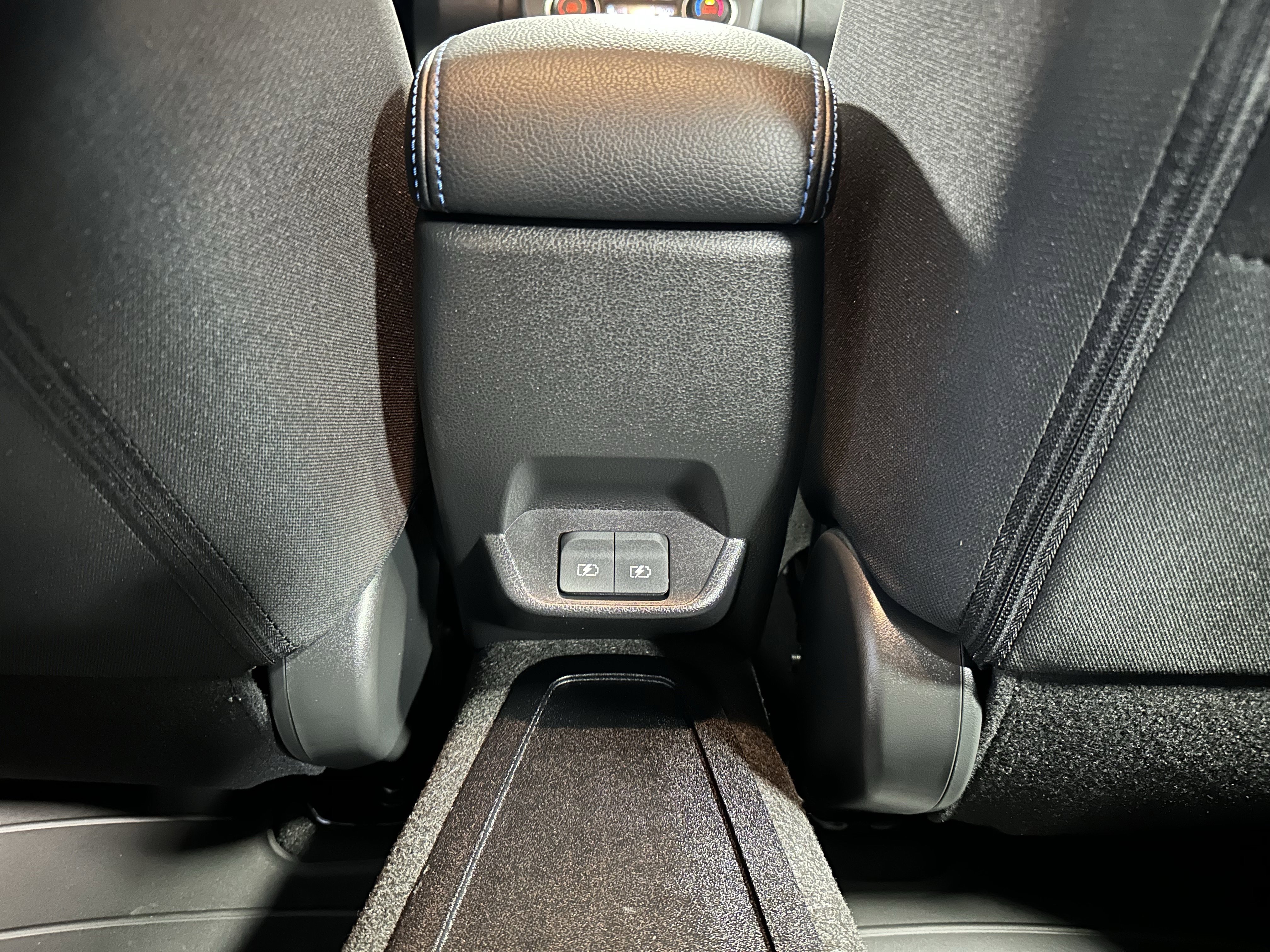 Used 2025 Nissan Leaf S image 18