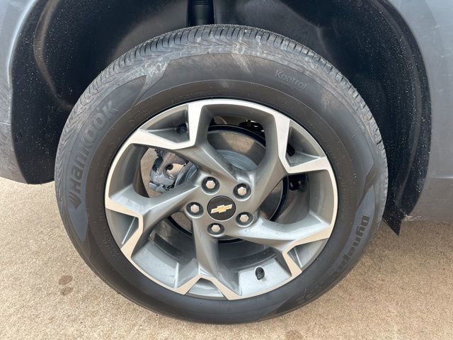 Used 2025 Chevrolet Trax LT image 10