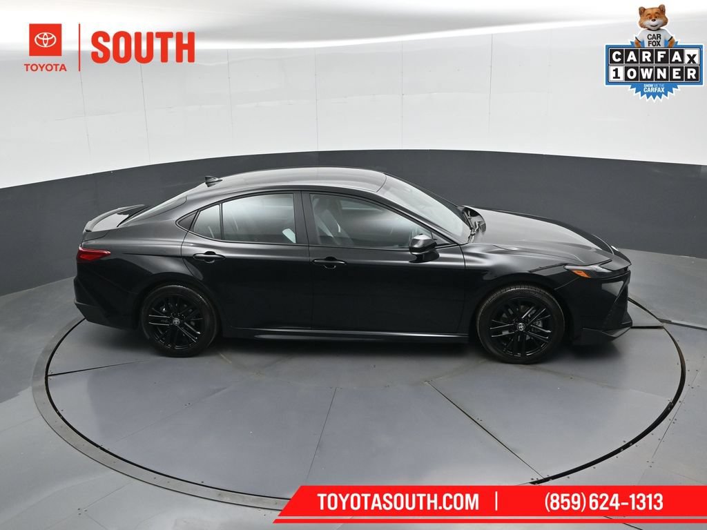 Used 2026 Toyota Camry SE FWD image 43