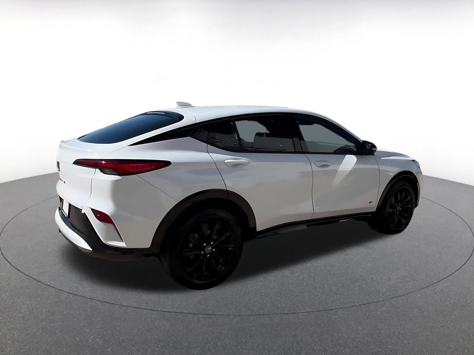 Used 2025 Buick Envista Sport Touring image 14