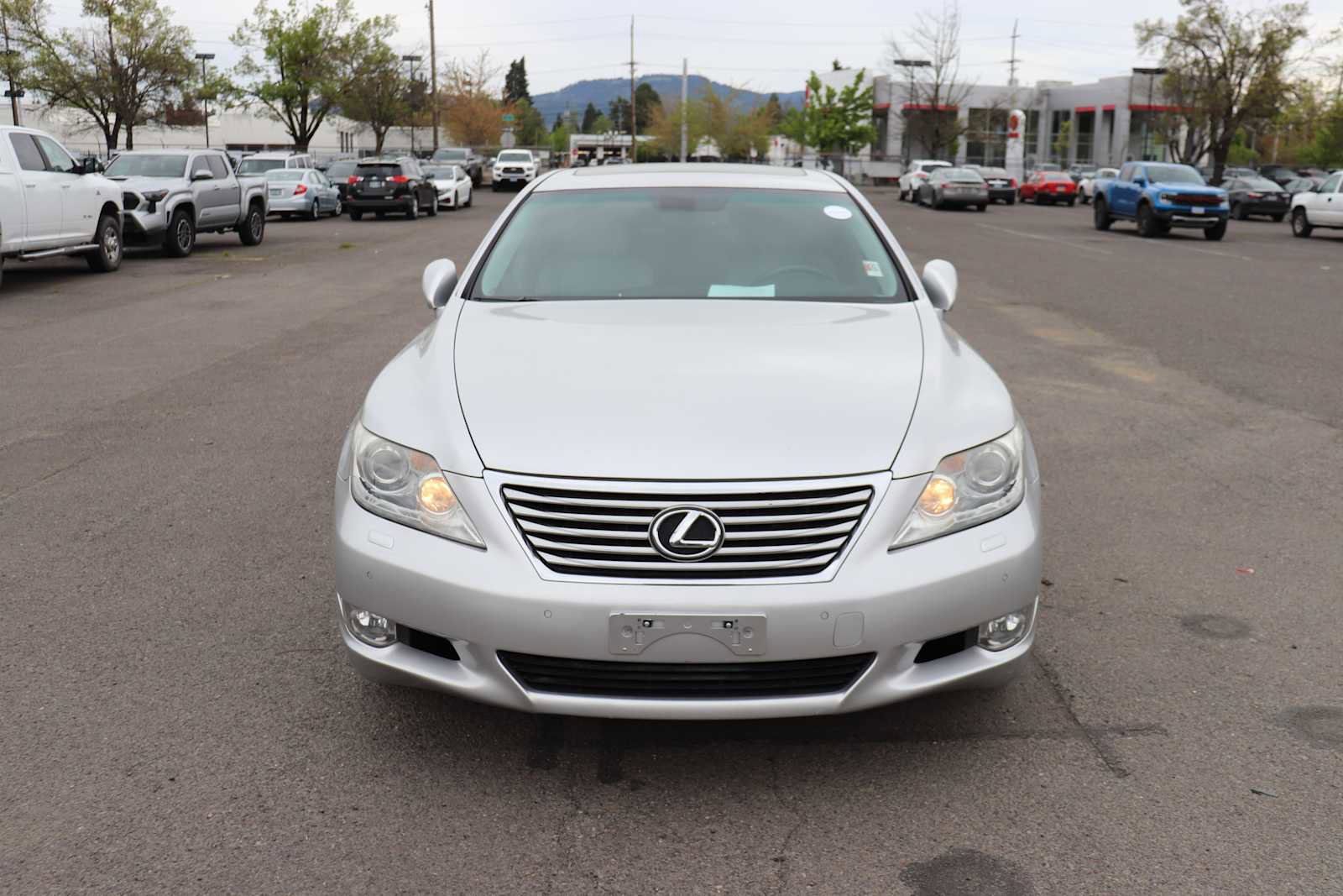 Used 2011 Lexus LS 460 w/ Comfort Pkg RWD video 2