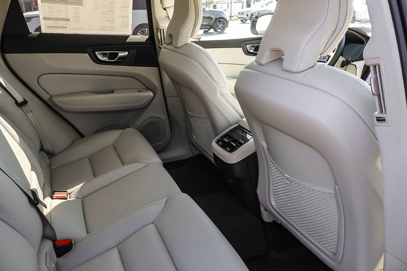 New 2026 Volvo XC60 B5 Ultra w/ Climate Package AWD/4WD image 19