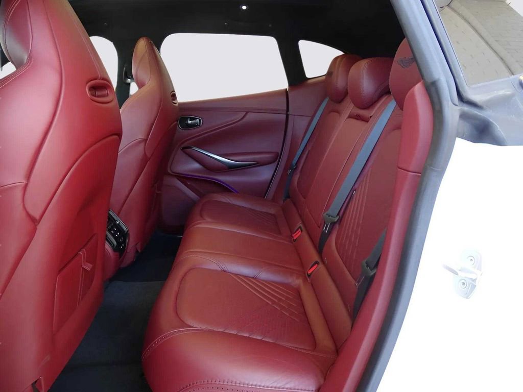 Used 2021 Aston Martin DBX image 27