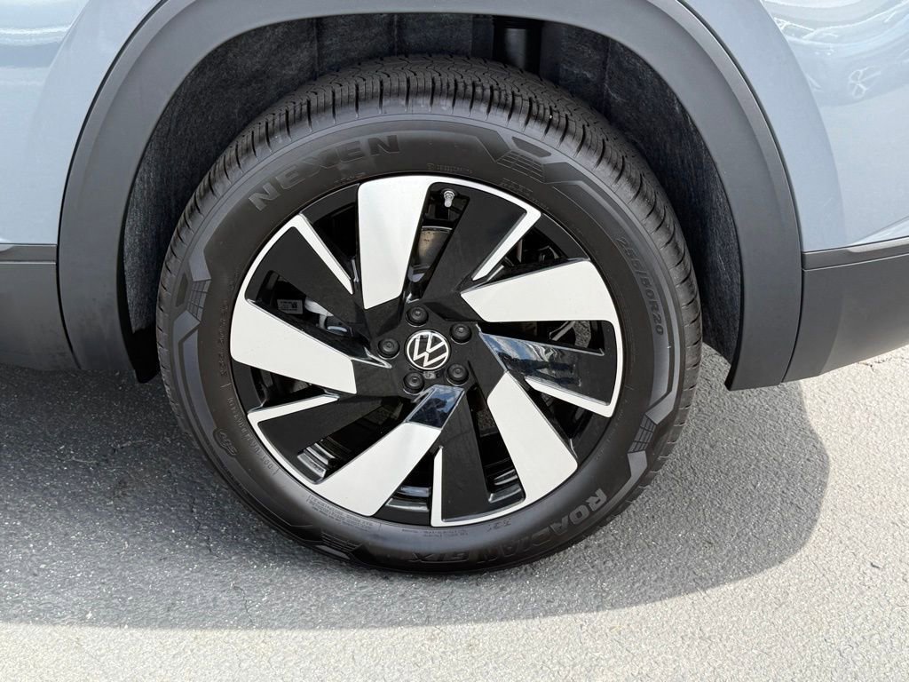 New 2026 Volkswagen Atlas Cross Sport SE AWD/4WD image 8