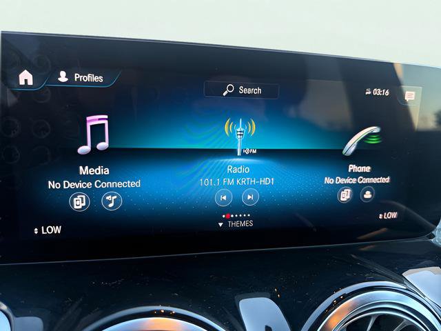 Used 2022 Mercedes-Benz GLB 250 4MATIC w/ Premium Package Lite image 19