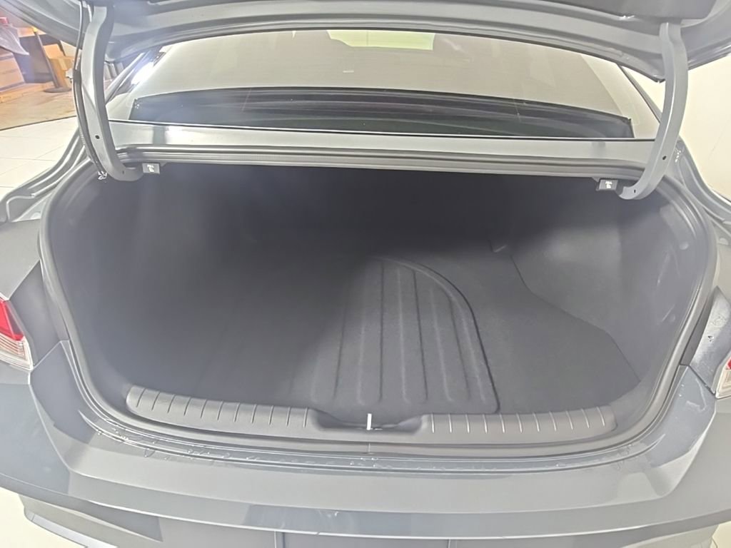 New 2026 Hyundai Elantra SE FWD image 25