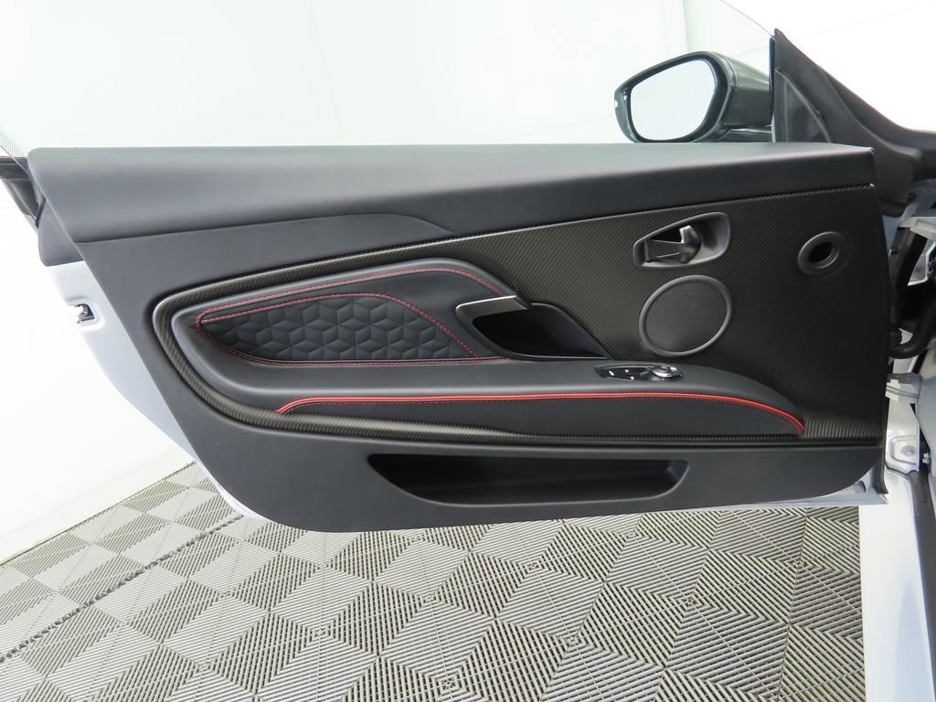 Used 2023 Aston Martin DBS Coupe image 23