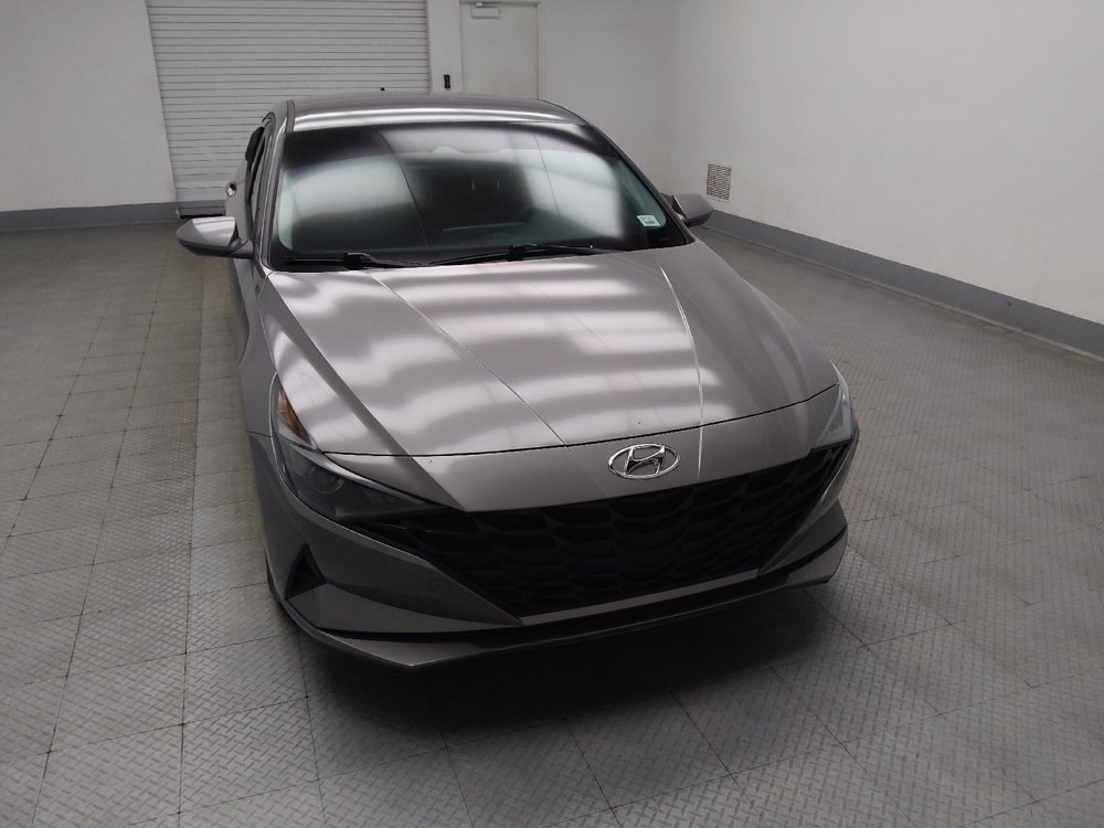 Used 2022 Hyundai Elantra SE w/ Preferred Accessory Package FWD image 14