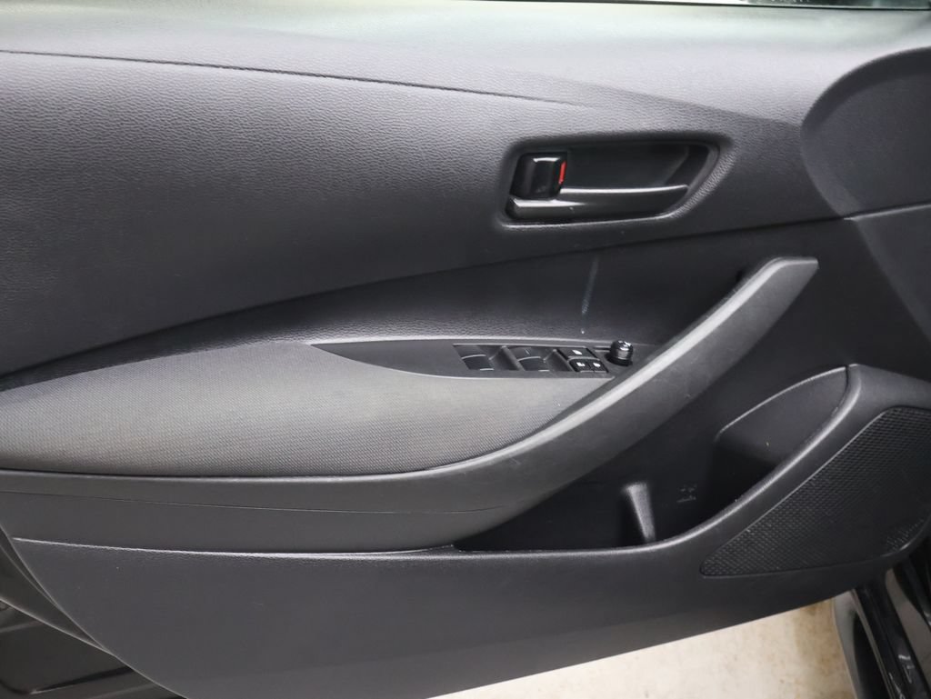Used 2022 Toyota Corolla LE FWD image 15