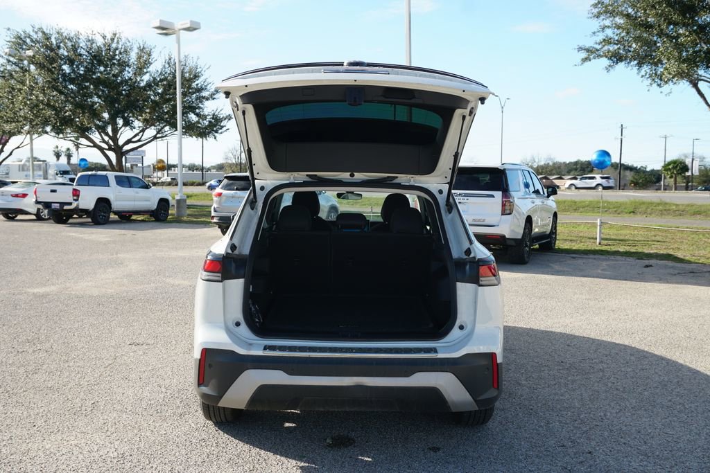 Used 2025 Volkswagen Tiguan S image 9