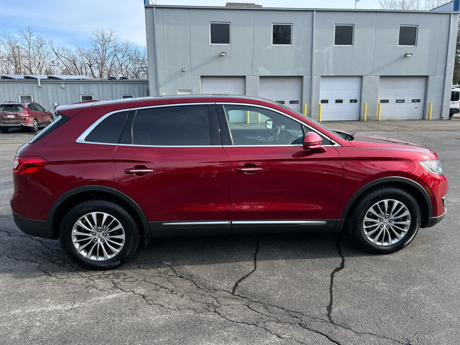Used 2016 Lincoln MKX Select w/ Select Plus Package image 2