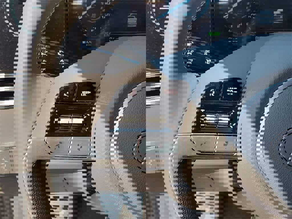 New 2025 Hyundai Elantra SEL image 24