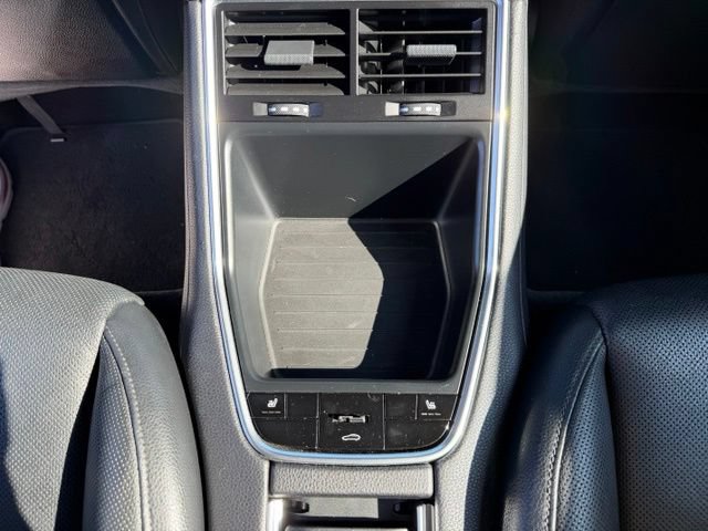 Used 2019 Porsche Panamera 4 AWD/4WD image 23