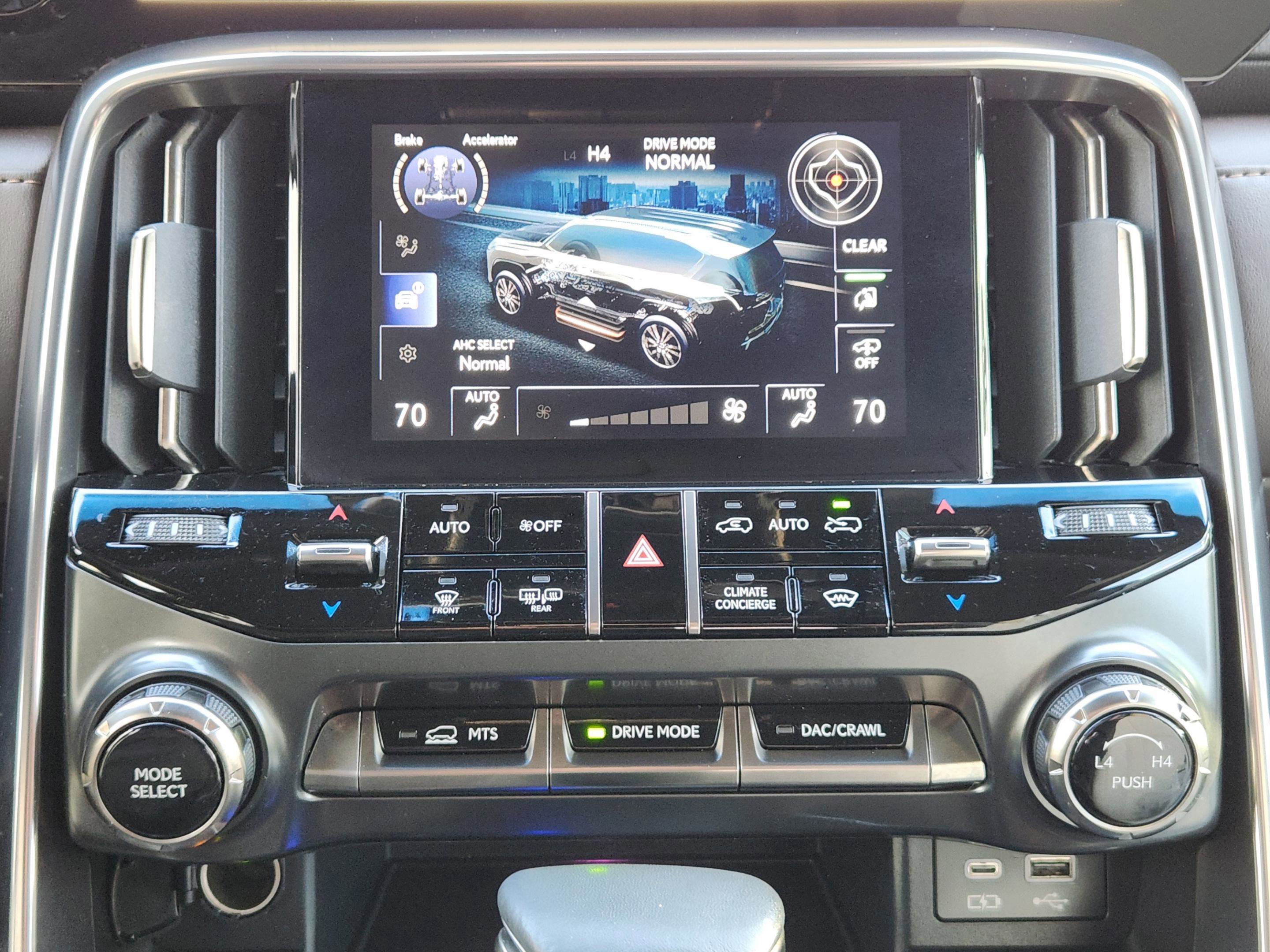 Used 2023 Lexus LX 600 4WD w/ Accessory Package (Z1) image 14