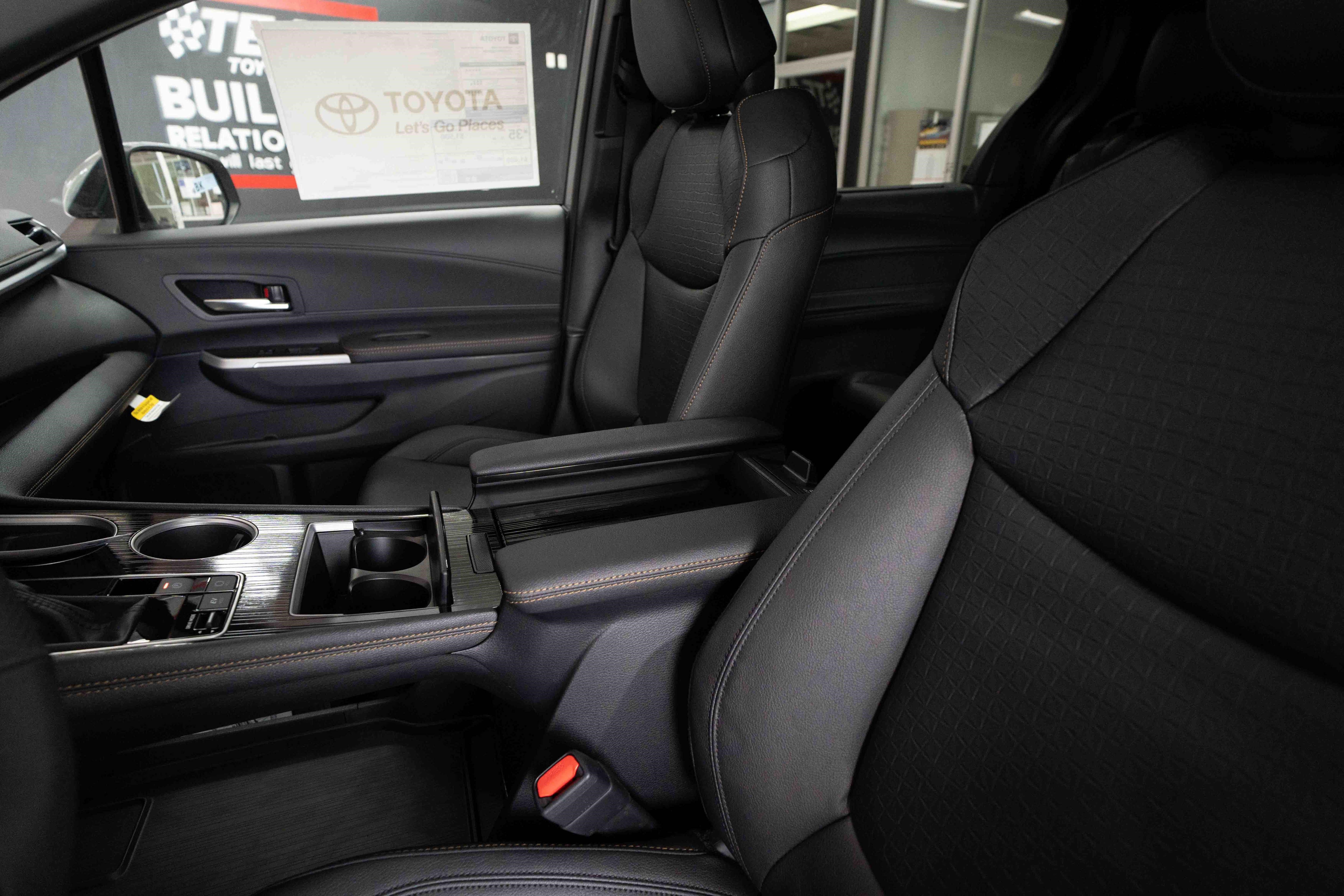 New 2026 Toyota Sienna XLE Woodland Edition AWD/4WD image 10