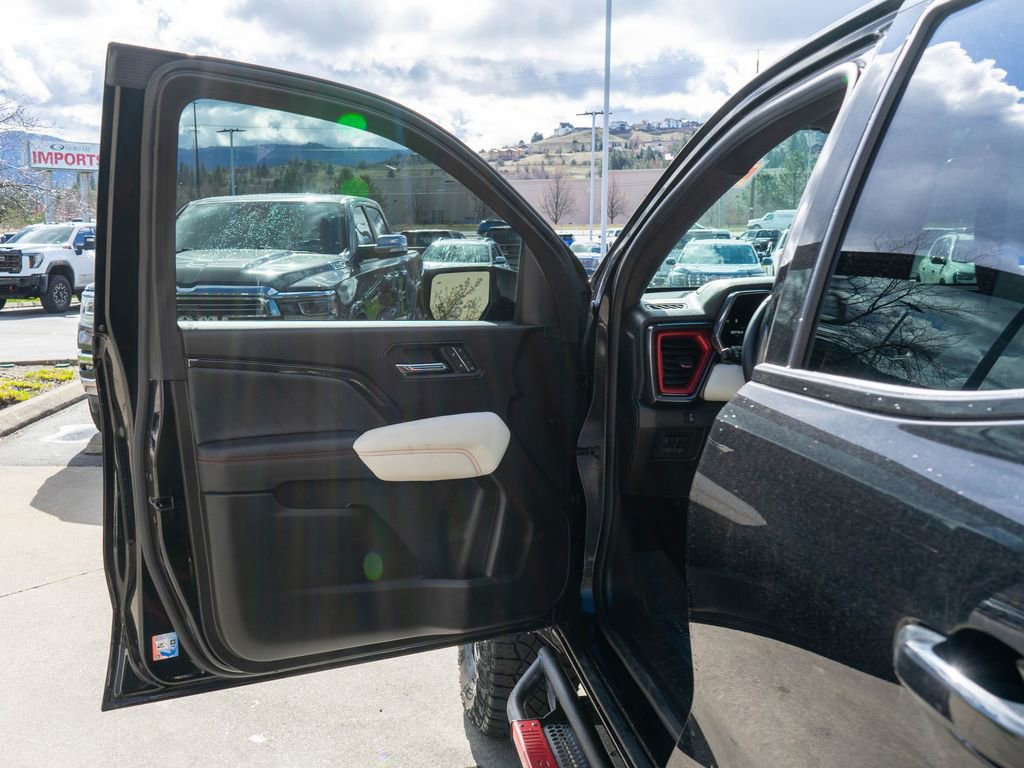 Used 2023 GMC Canyon AT4X image 15