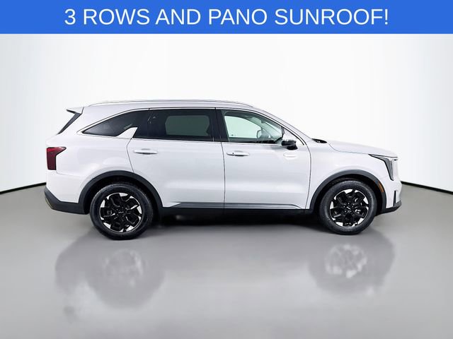 Used 2025 Kia Sorento S w/ Panoramic Sunroof Package image 4
