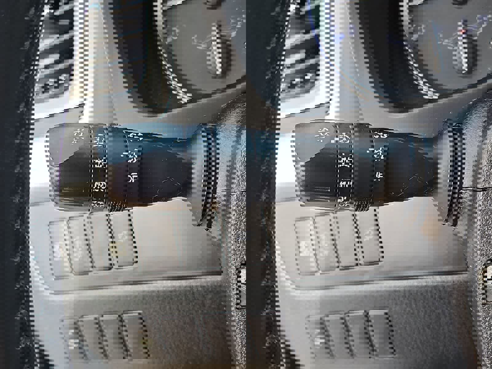 Used 2019 Toyota Highlander SE w/ Nightshade Edition image 28