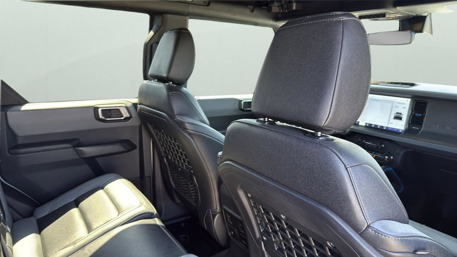 Certified 2024 Ford Bronco Black Diamond image 28