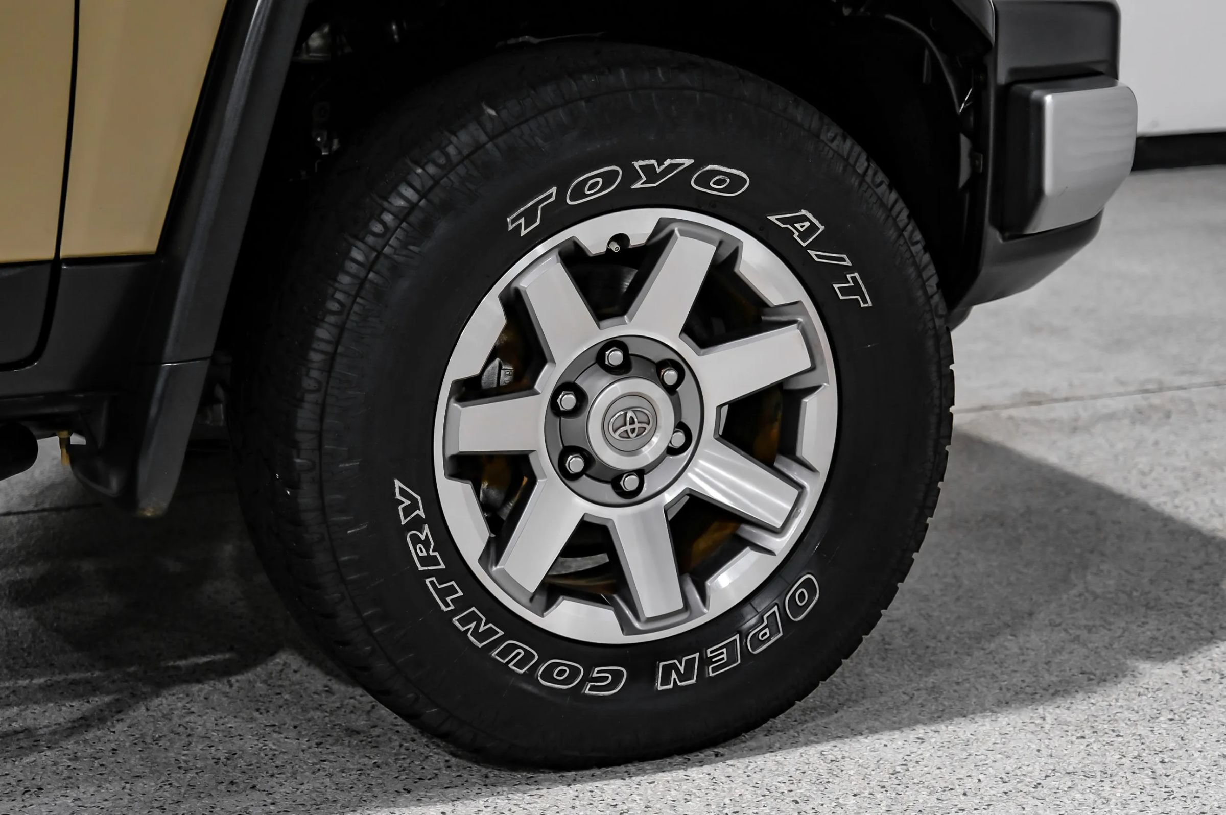 Used 2014 Toyota FJ Cruiser 4WD w/ Upgrade Package image 49