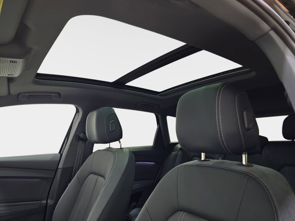 Used 2024 Audi Q4 e-tron Premium w/ Convenience Package image 29