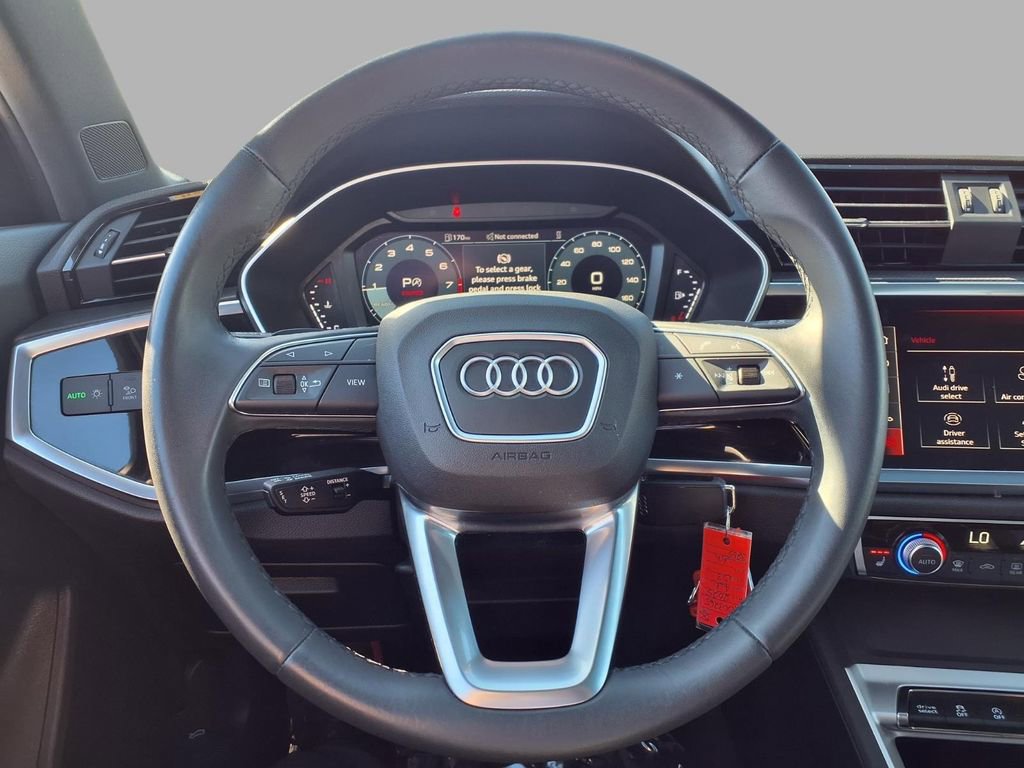 Used 2025 Audi Q3 2.0T Premium image 16