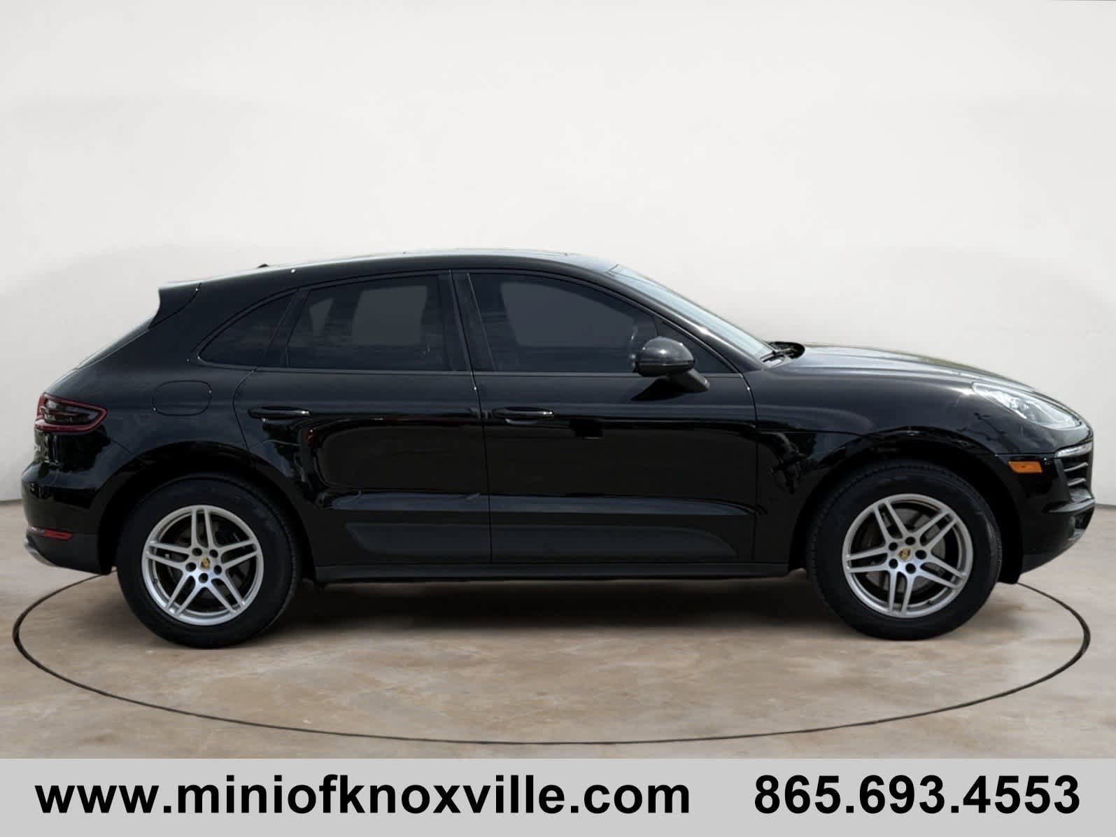 Used 2018 Porsche Macan AWD/4WD image 2