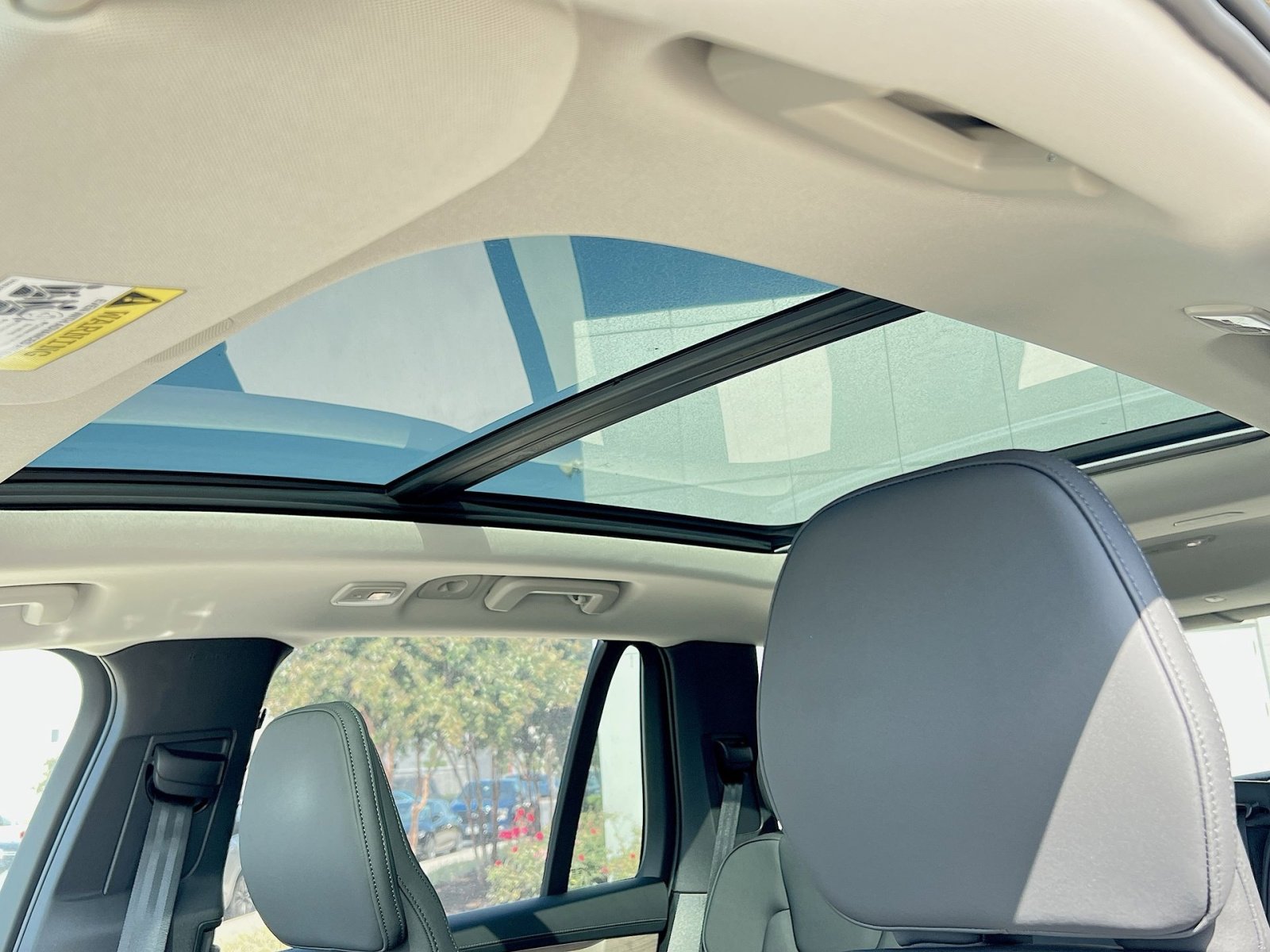 New 2026 Volvo XC90 B6 Plus w/ Protection Package Premier image 24