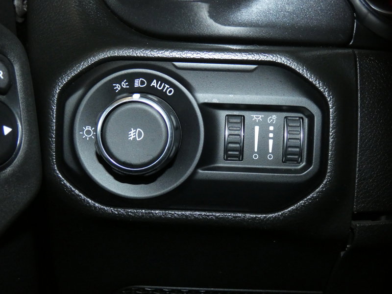 Used 2022 Jeep Wrangler Unlimited Sahara image 17