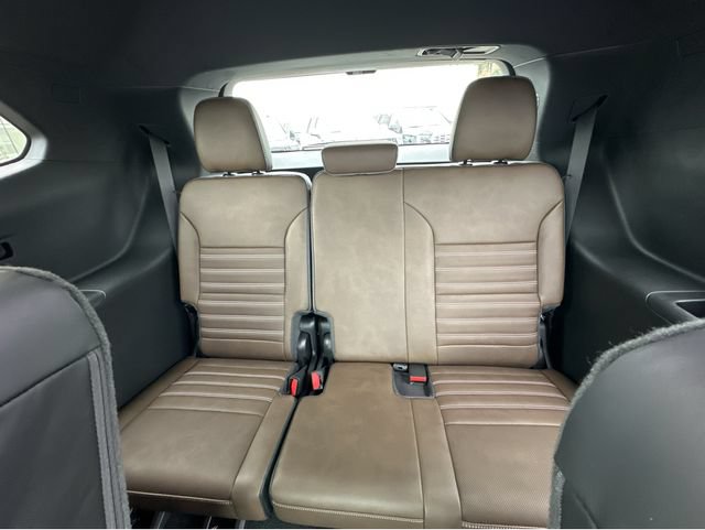 New 2026 GMC Acadia Denali Ultimate w/ LPO, Floor Liner Package AWD/4WD image 16