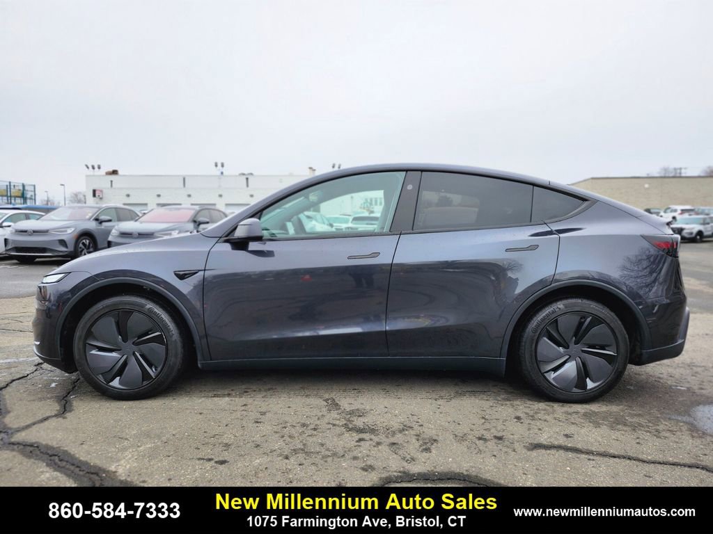 Used 2026 Tesla Model Y Long Range image 2
